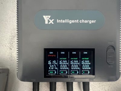 Intelligent charger（ Mavic2用純正バッテリー4個付）